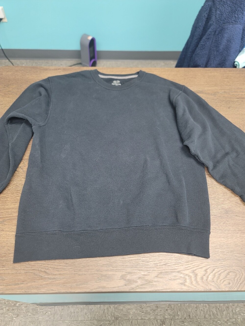 Fruit of the Loom Black Cotton Pullover Sweatshirt Medium